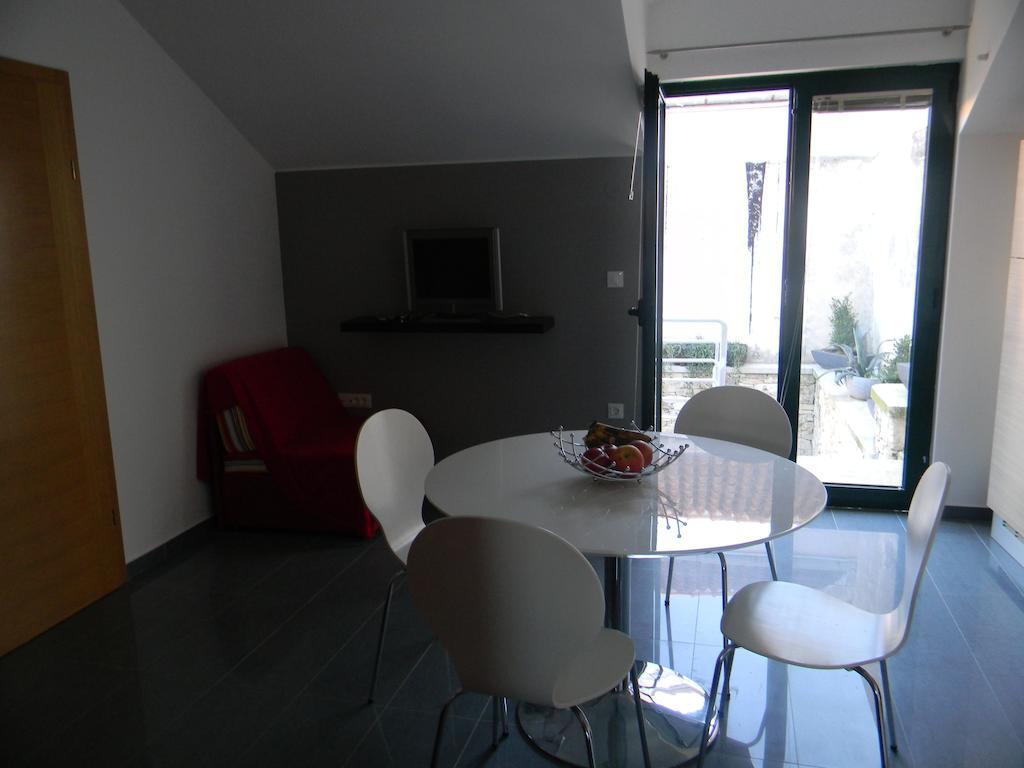 Apartments Lorenco Tisno Zimmer foto